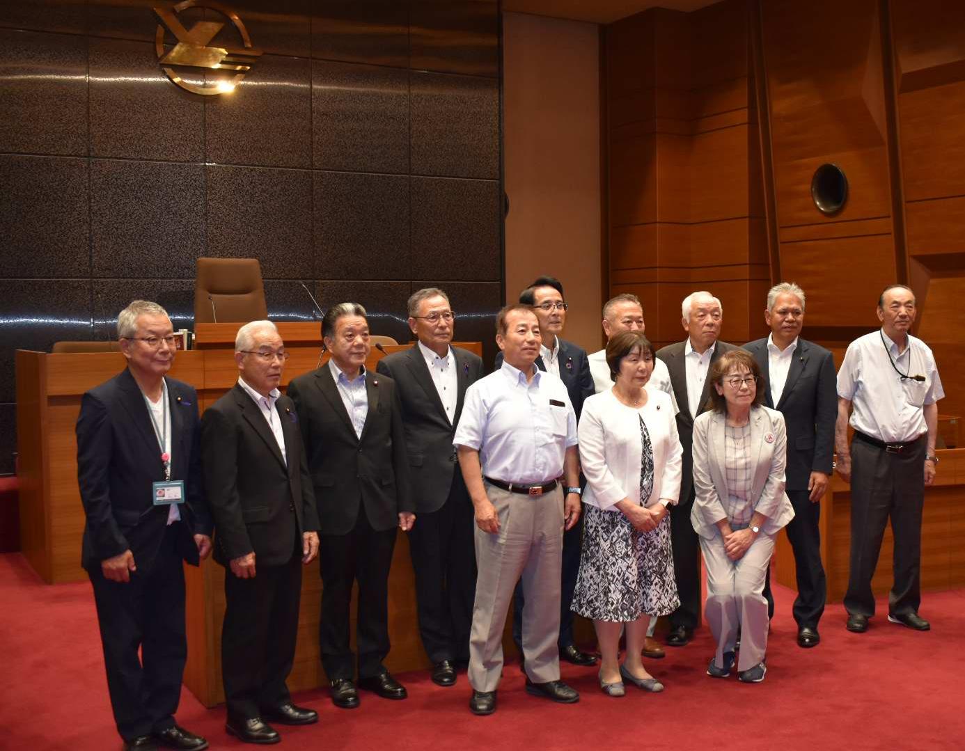 山形県置賜地方議会議長会との写真